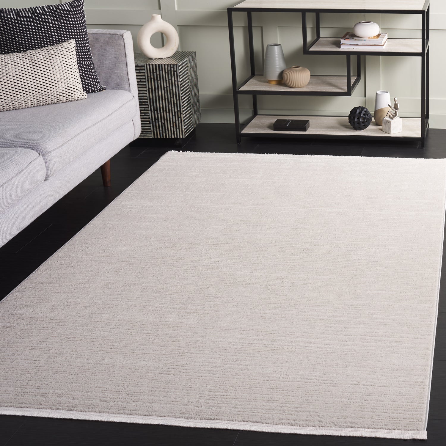 Safavieh Mila Mil220A Ivory/Light Grey Rug.