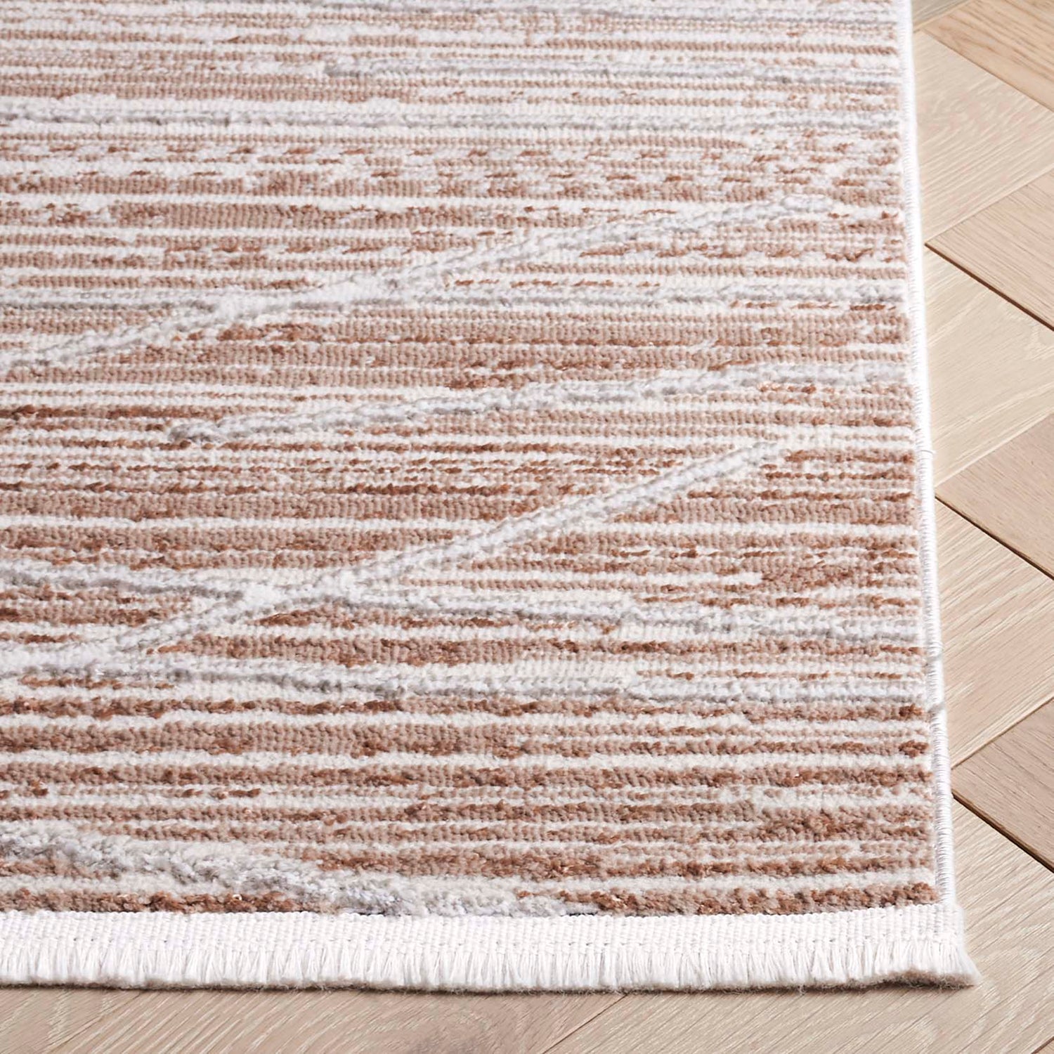 Safavieh Mila Mil222B Beige/Grey Rug.