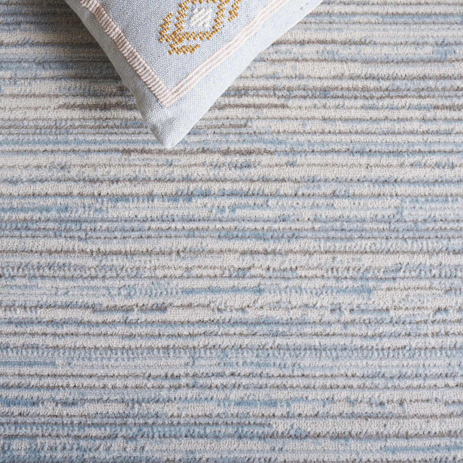 Safavieh Mila Mil224K Light Blue/Grey Rug.