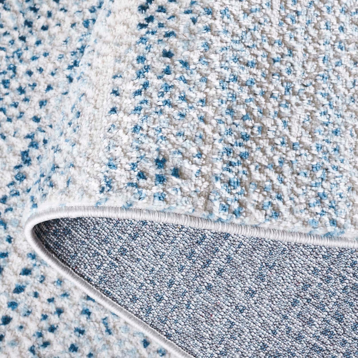 Safavieh Mila Mil226M Blue/Ivory Rug.
