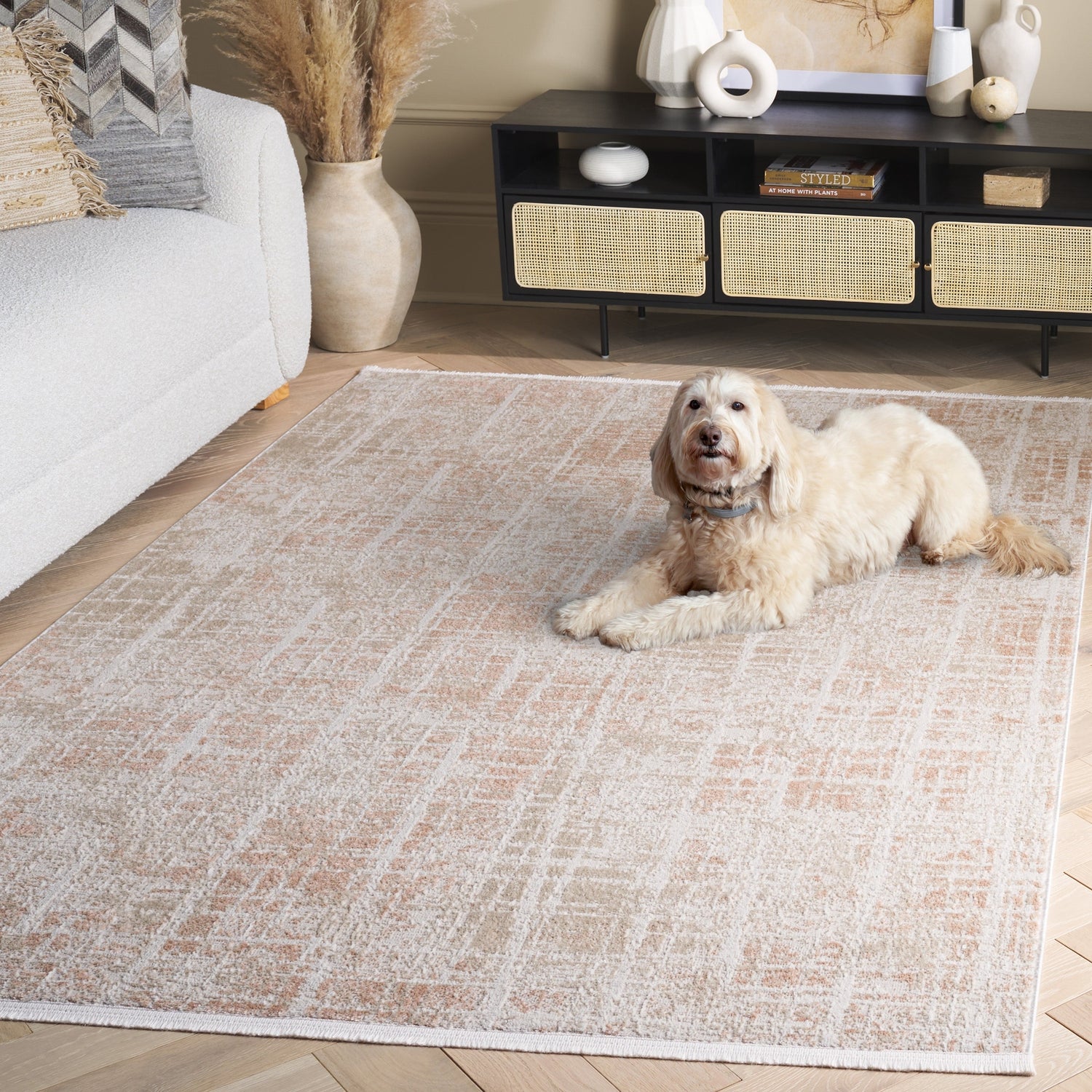 Safavieh Mila Mil230A Ivory/Beige Rug.