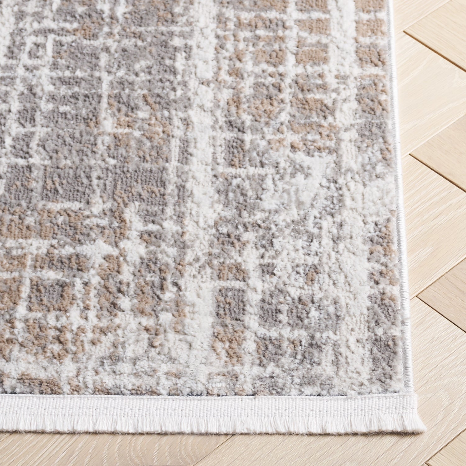Safavieh Mila Mil230B Beige/Ivory Grey Rug.