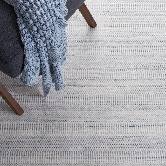 Safavieh Mirage Mir125F Light Grey/Ivory Rug.