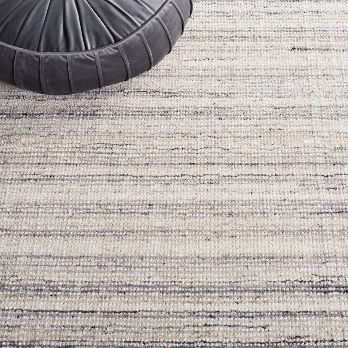 Safavieh Mirage Mir462F Ivory/Grey Rug.