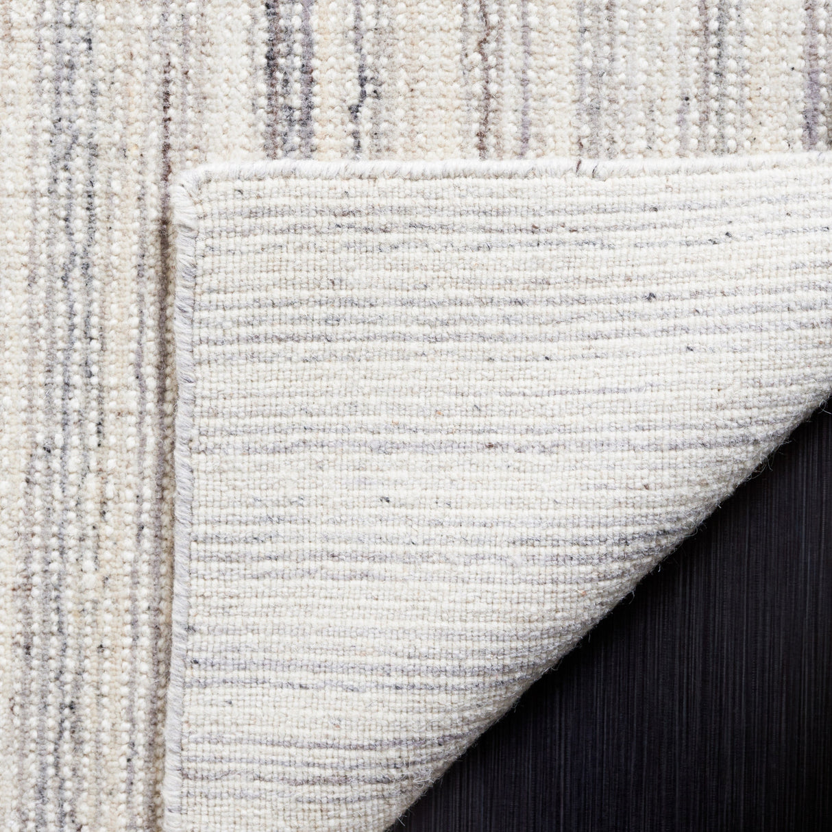 Safavieh Mirage Mir462F Ivory/Grey Rug.