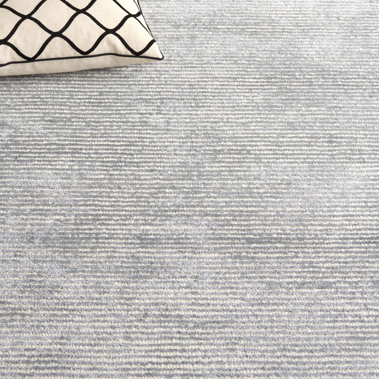 Safavieh Mirage Mir475G Light Grey Rug.