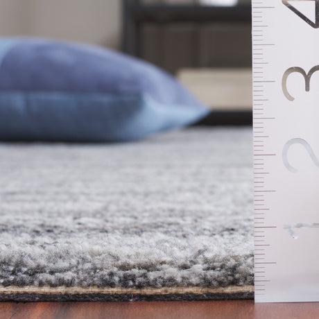 Safavieh Mirage Mir757F Grey Rug.