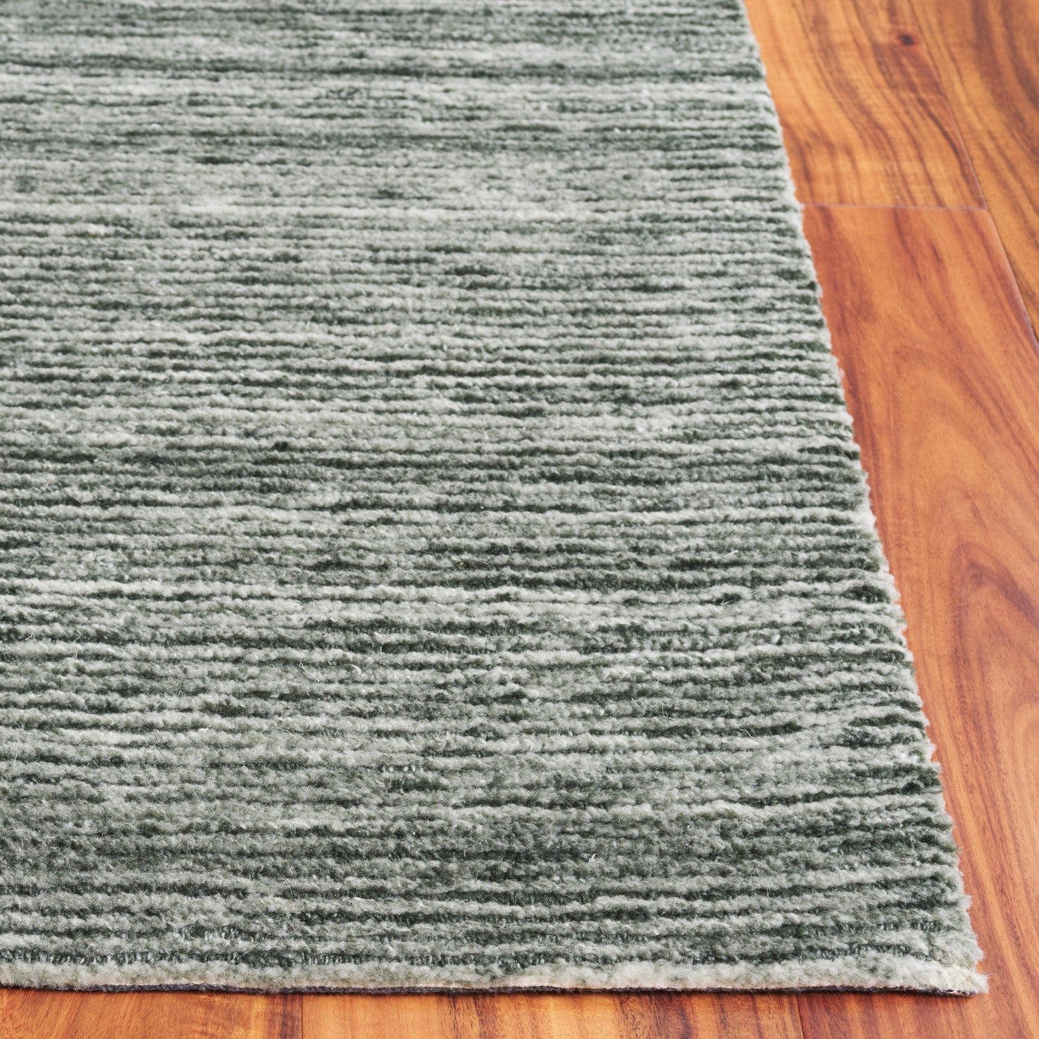 Safavieh Mirage Mir757Y Green Rug.