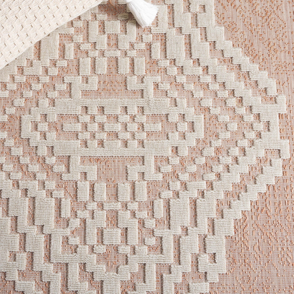 Safavieh Milos Mlo102P Rust/Ivory Rug.