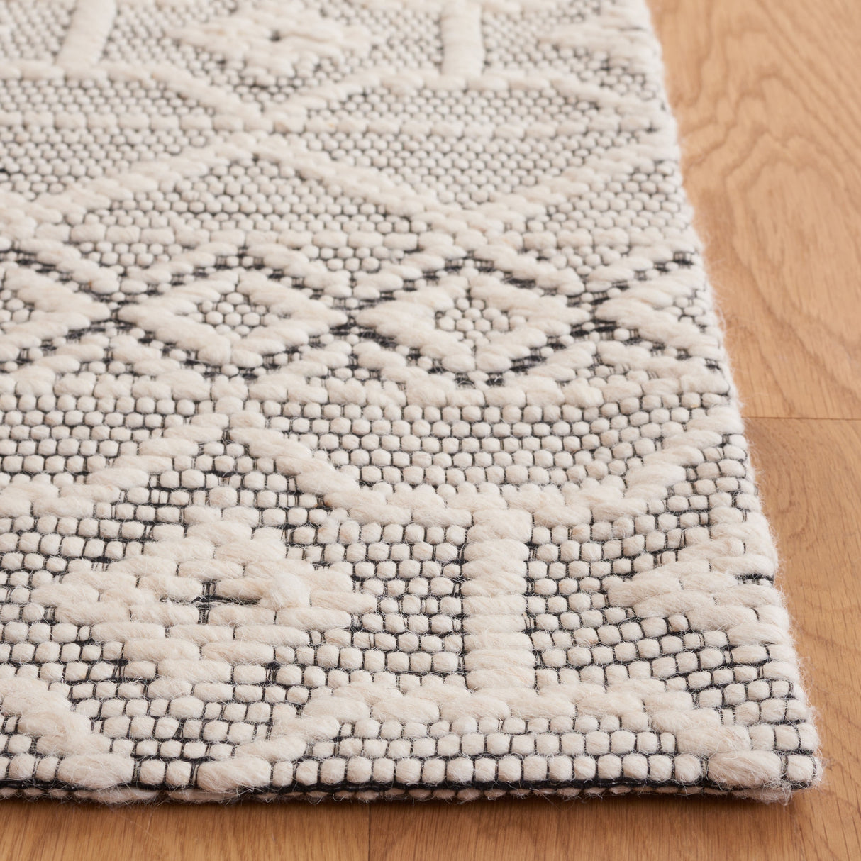 Safavieh Marbella Mrb453F Grey/Ivory Rug.
