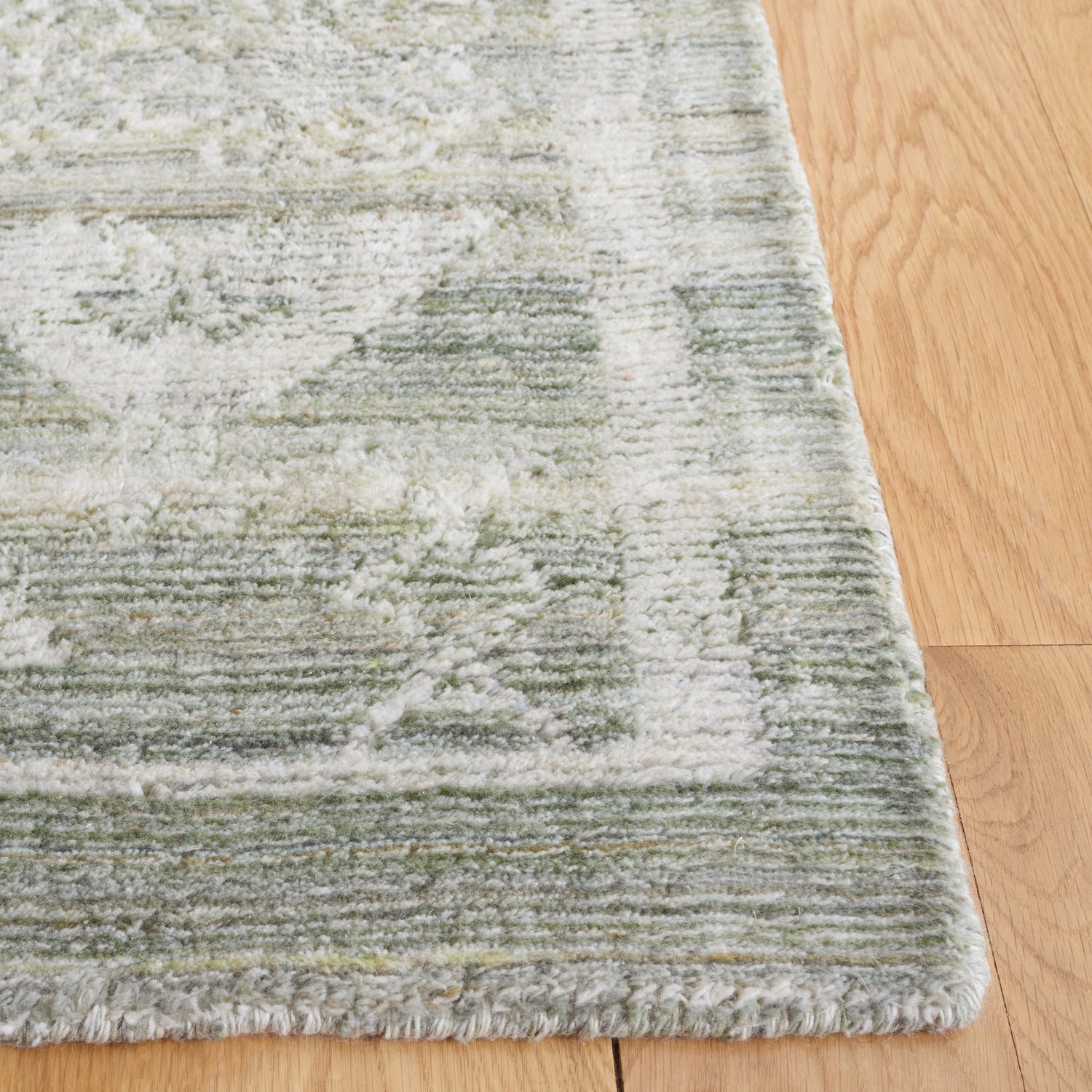 Safavieh Marquee Mrq108Y Green/Sage Rug.