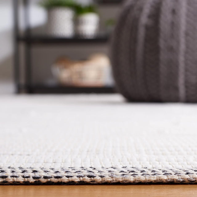 Safavieh Montauk Mtk703T Brown/Ivory Rug.