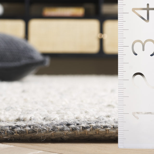 Safavieh Natura Nat228F Light Grey Rug.