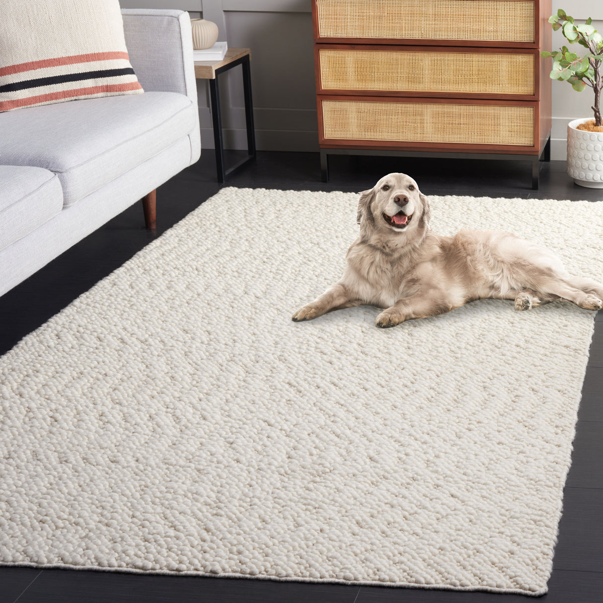 Safavieh Natura Nat621A Ivory Rug.