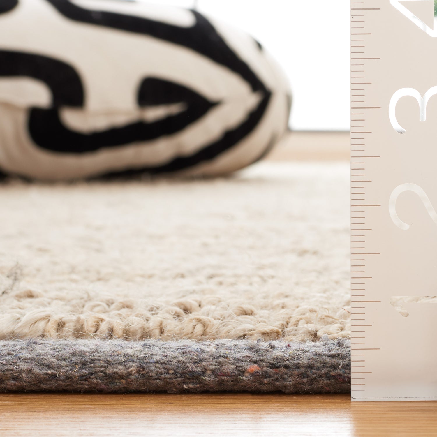 Safavieh Natural Fiber Nf953G Light Grey/Black Rug.