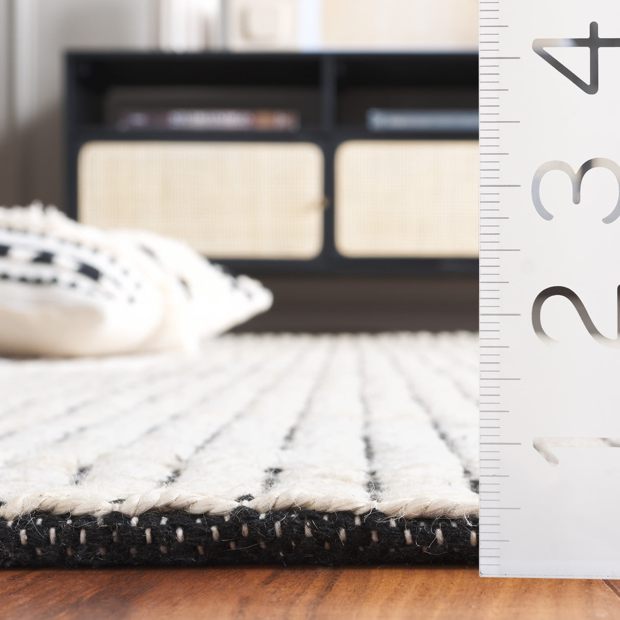 Safavieh Natural Fiber Nfb778A Ivory Rug.