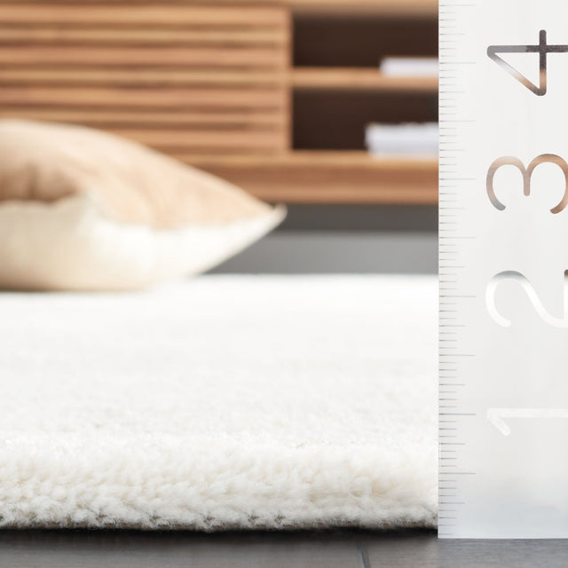 Safavieh Neptune Npe852A Ivory/Beige Rug.