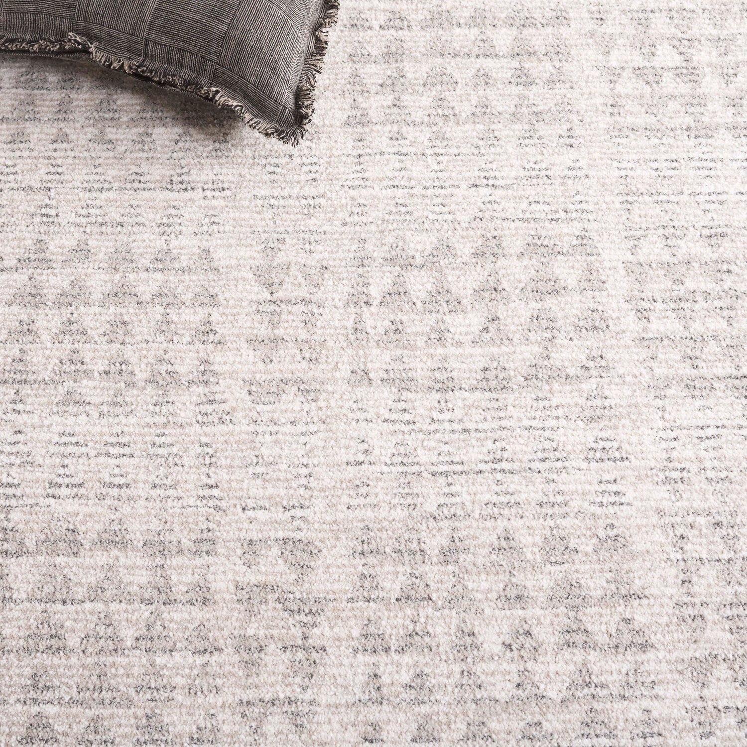 Safavieh Northport Ntp430A Ivory/Dark Grey Rug.