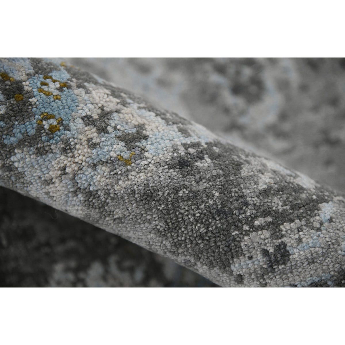 Amer Nuit Arabe NUI-22 Silver Sand area rug - color swatch view
