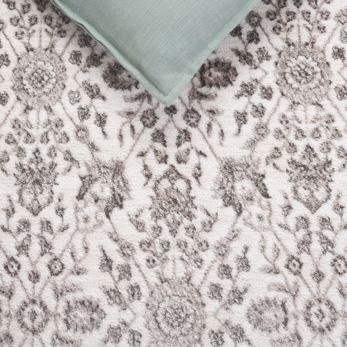 Safavieh Orchard Orc216A Ivory/Silver Rug.