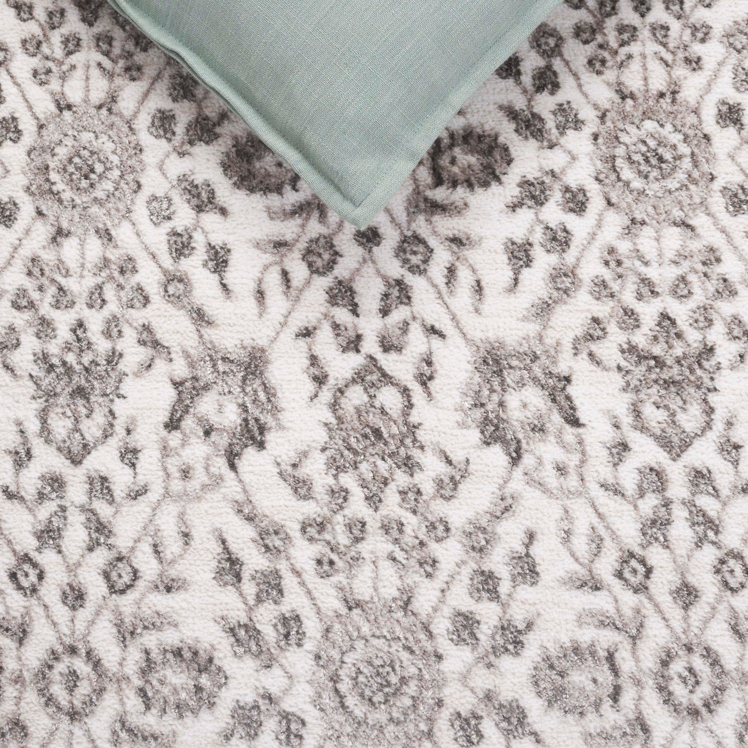 Safavieh Orchard Orc216A Ivory/Silver Rug.