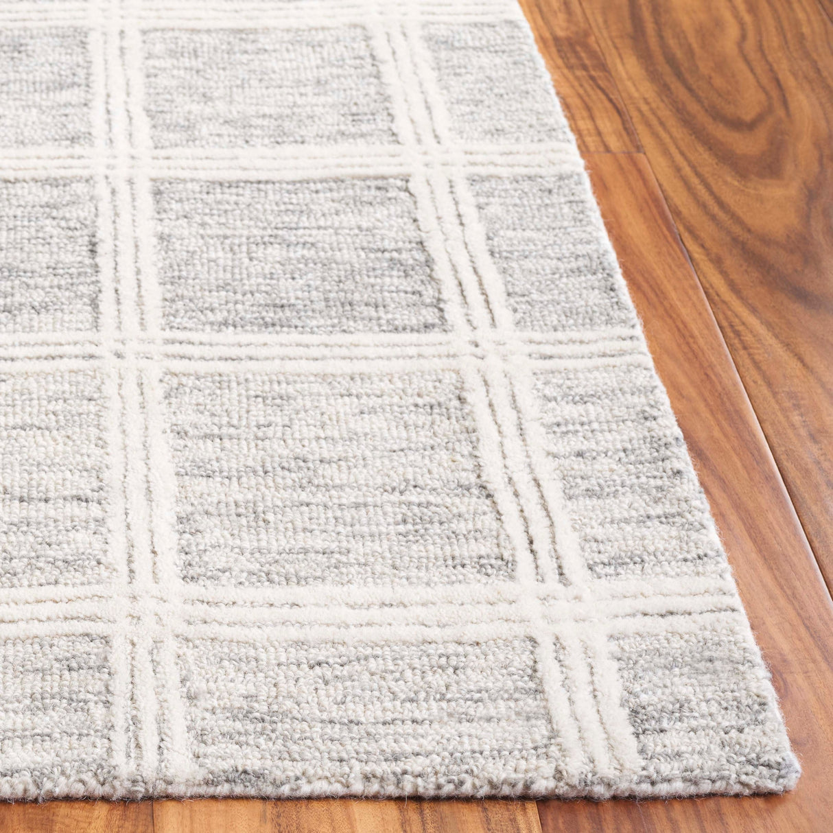 Safavieh Pine Pne103F Grey/Ivory Rug.