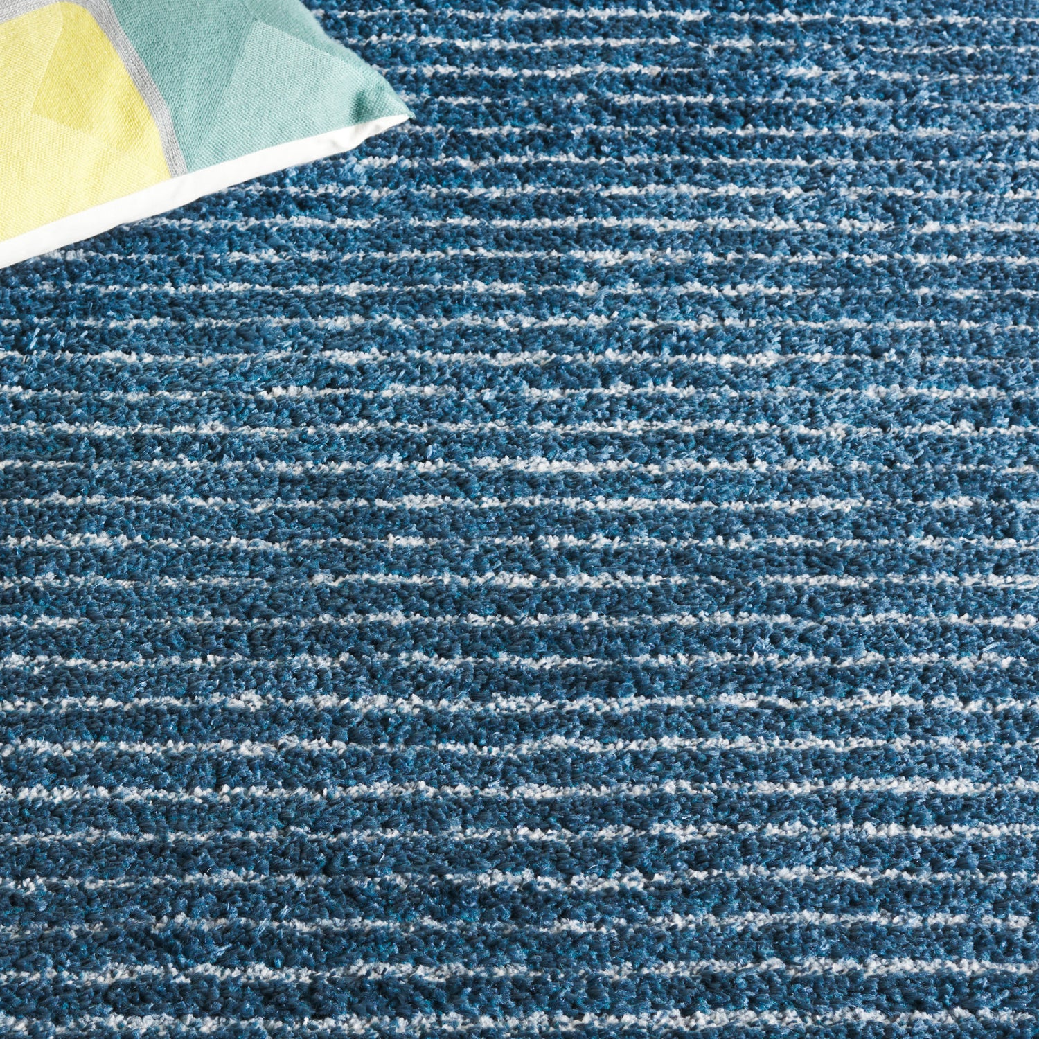 Safavieh Penelope Shag Pnl560N Navy/Ivory Rug.