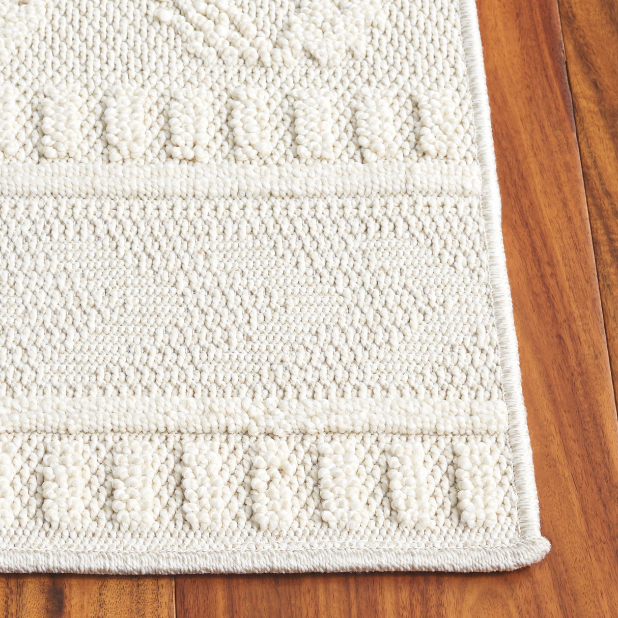 Safavieh Paros Pos116A Ivory Rug.