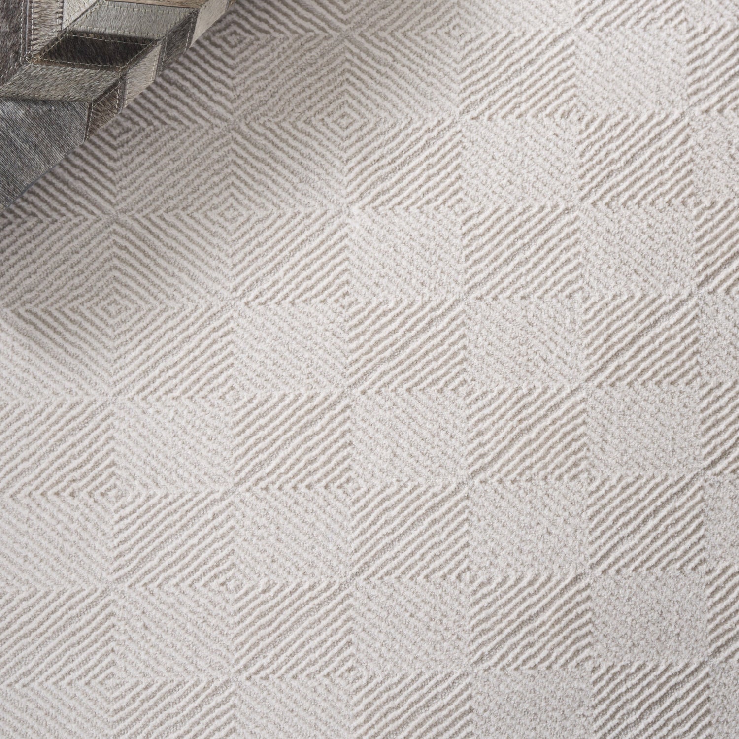 Safavieh Parker Prk122E Taupe Rug.