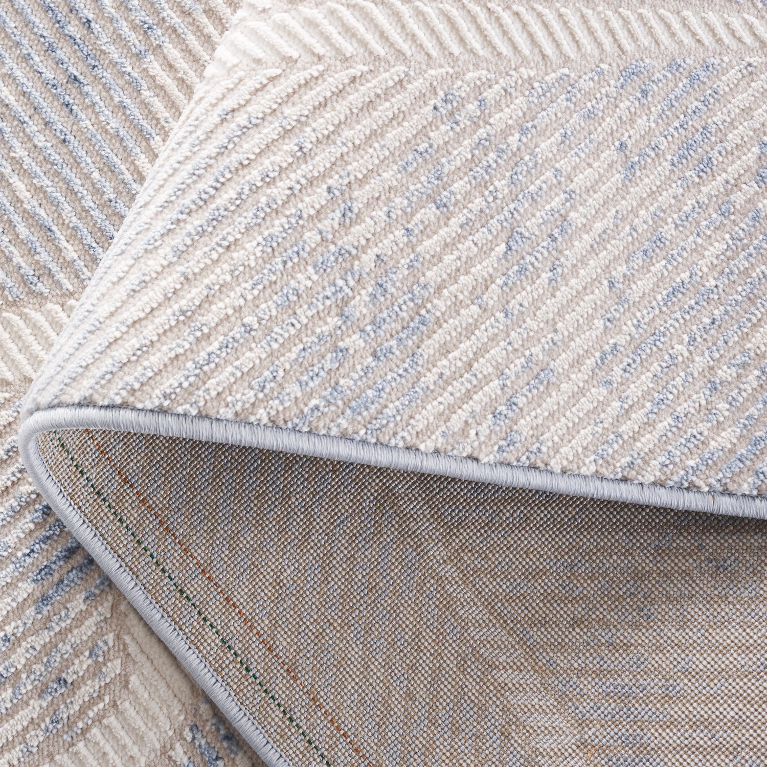Safavieh Prestige Pte104A Ivory/Blue Rug.