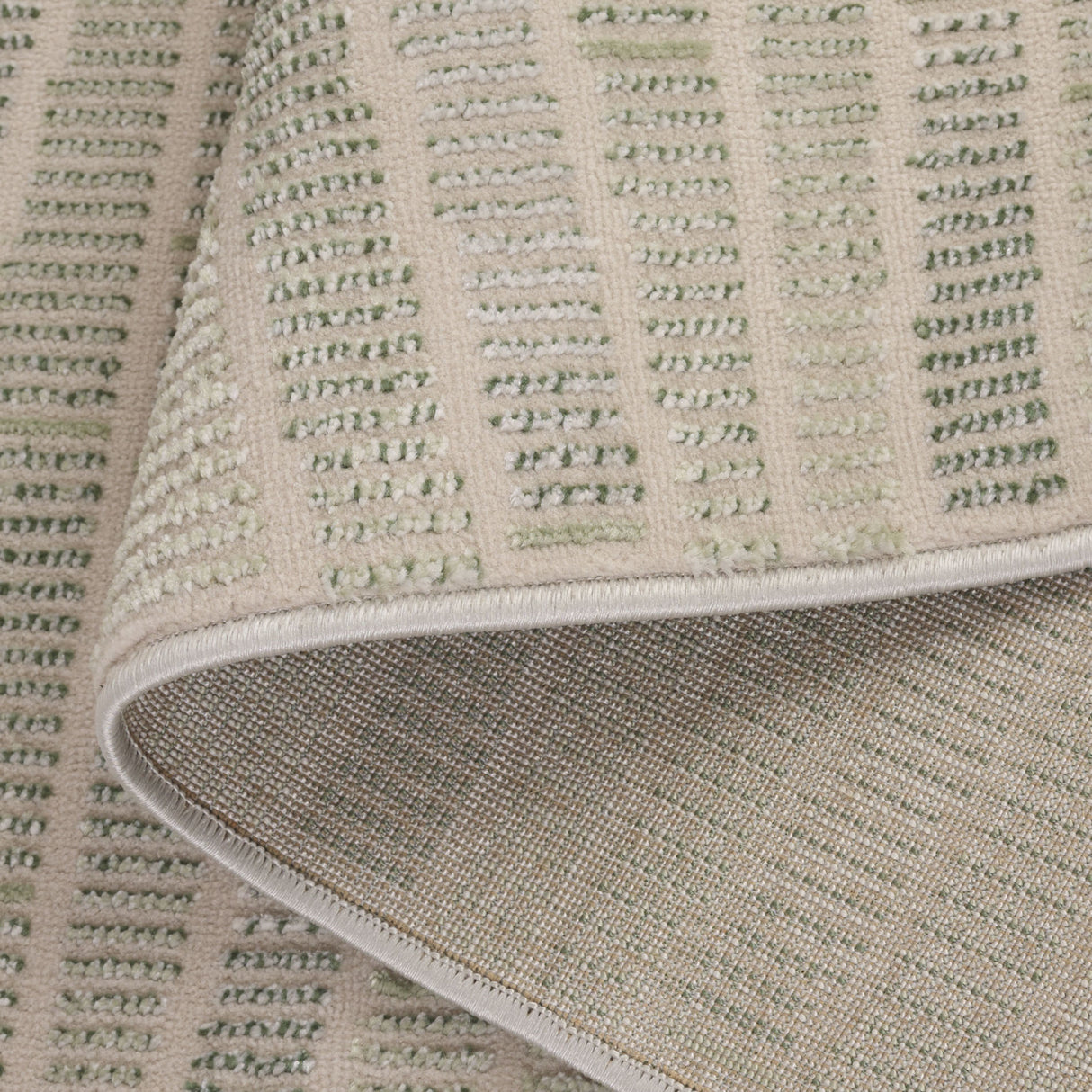 Safavieh Prestige Pte116A Ivory/Light Green Rug.