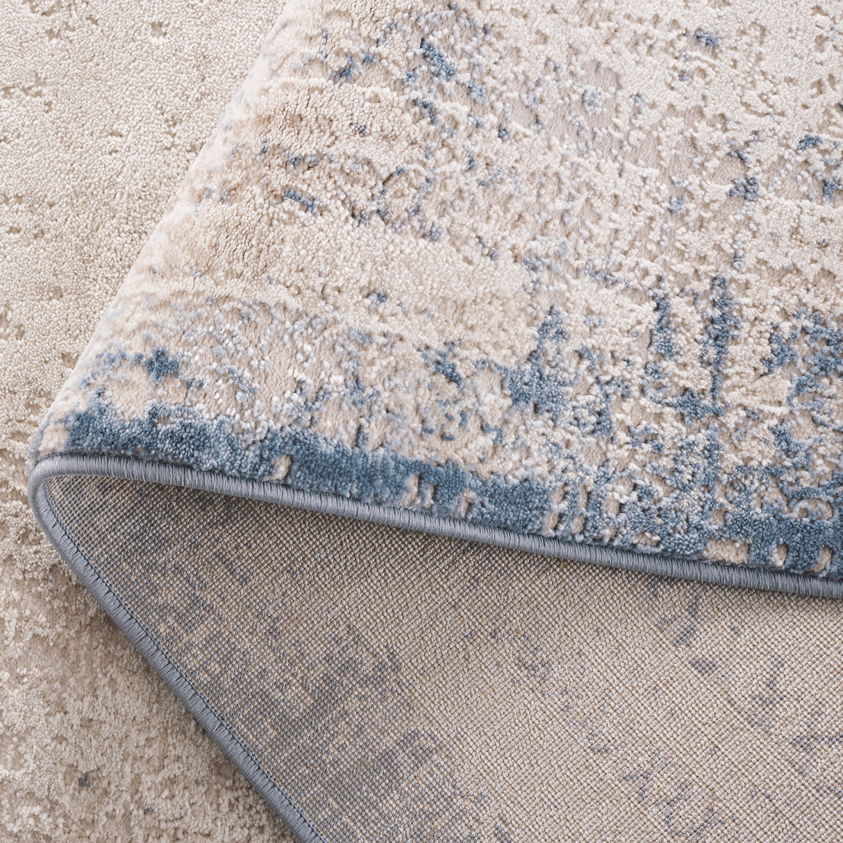 Safavieh Prestige Pte130B Beige/Blue Rug.