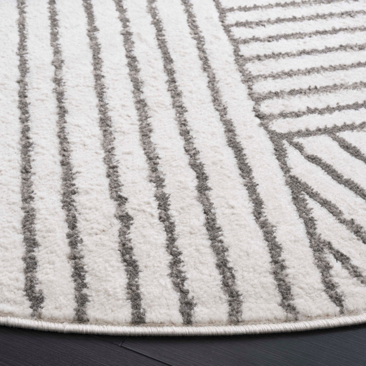 Safavieh Pyramid Pyr241A Ivory/Grey Rug.