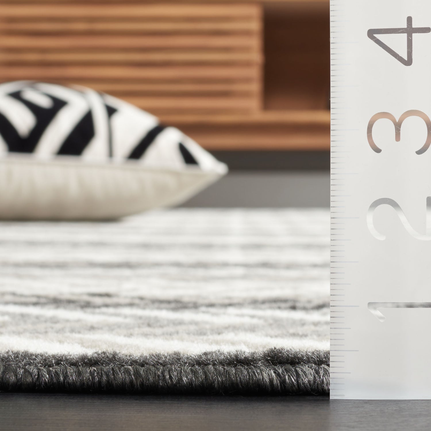 Safavieh Pyramid Pyr247F Grey/Ivory Black Rug.