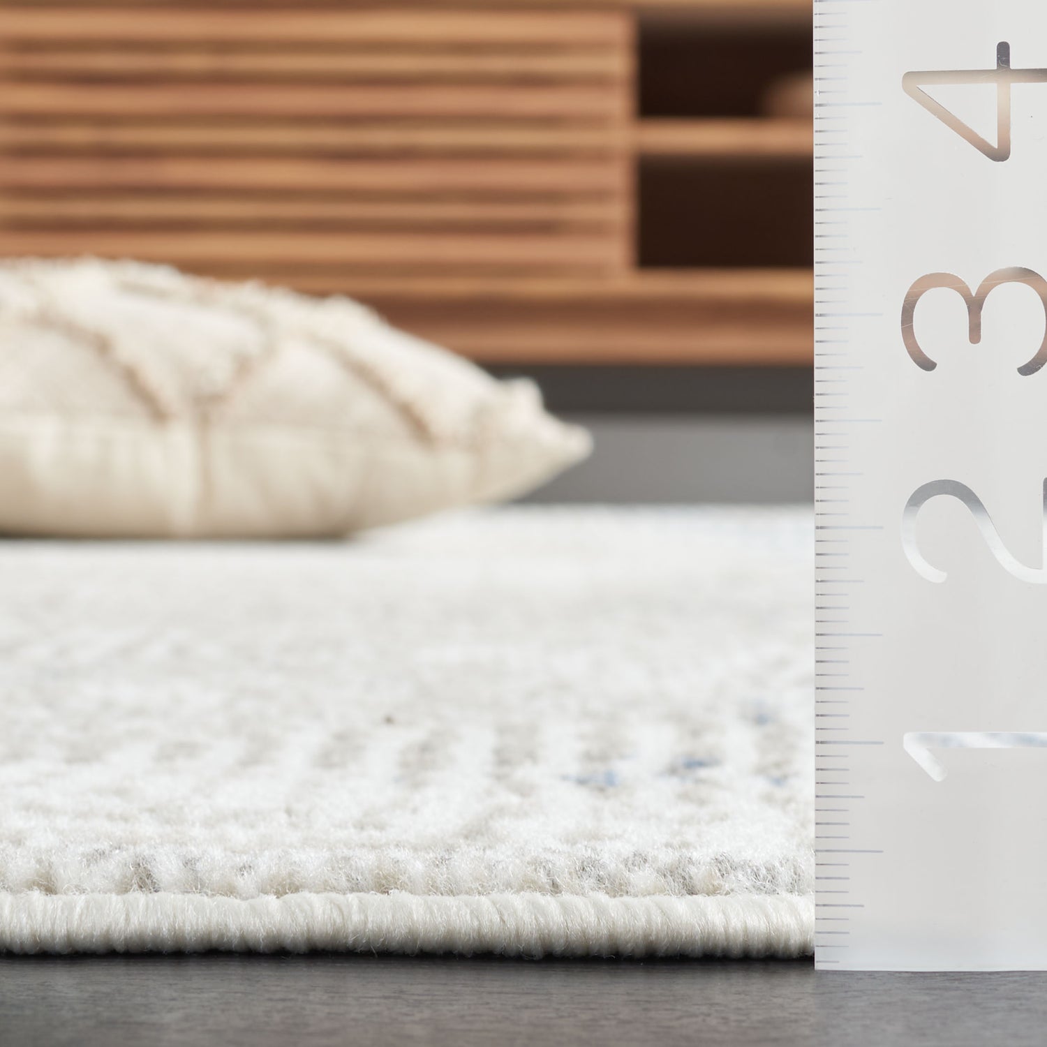 Safavieh Pyramid Pyr249A Ivory Grey/Navy Rug.