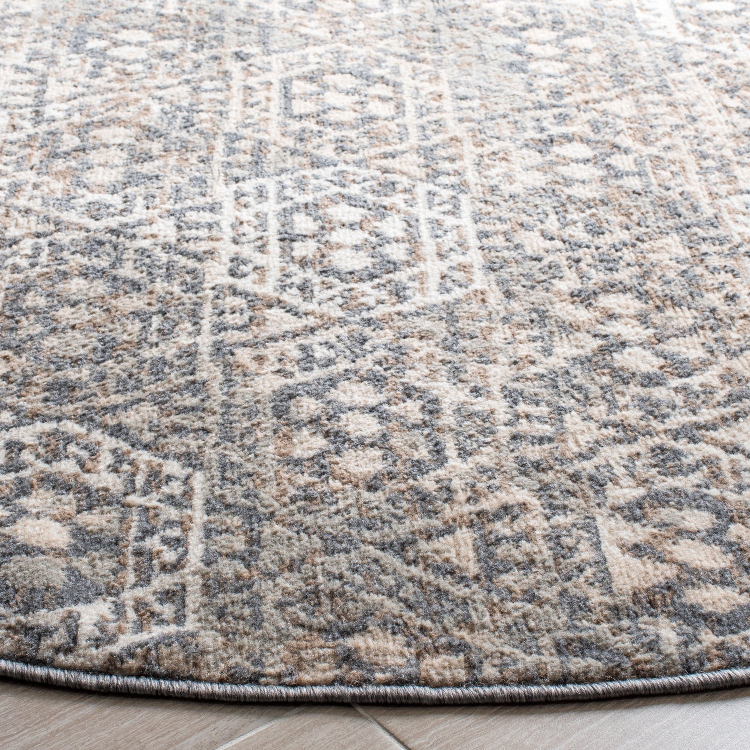 Safavieh Pyramid Pyr260A Ivory/Charcoal Rug.