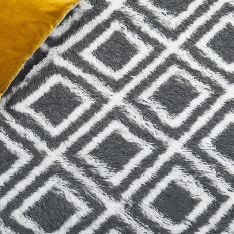 Safavieh Rainbow Shag Rbo102H Charcoal/White Rug.