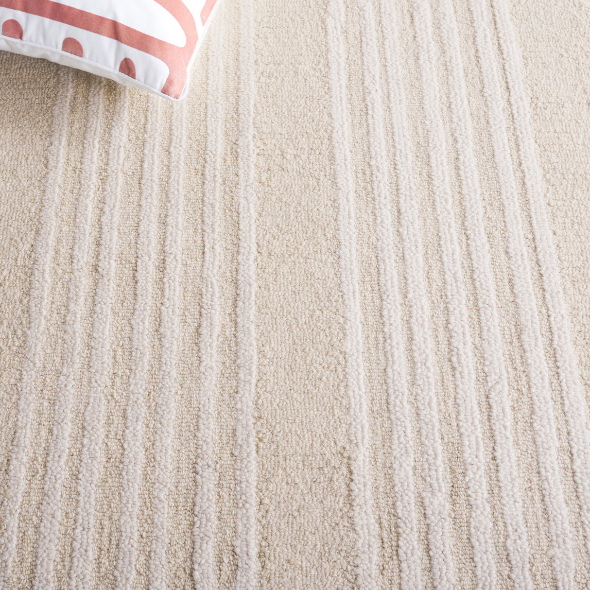 Safavieh Rodeo Drive Rd376B Ivory/Beige Rug.