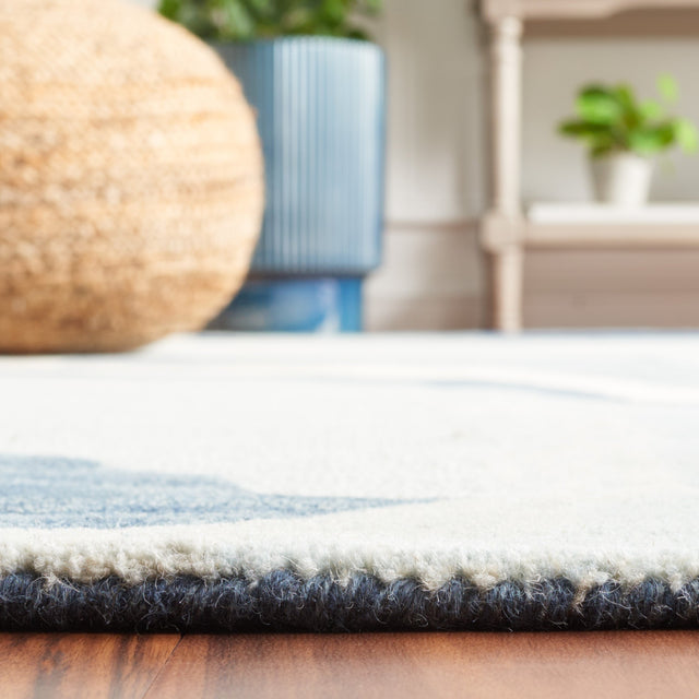 Safavieh Rodeo Rd406N Ivory/Navy Rug.