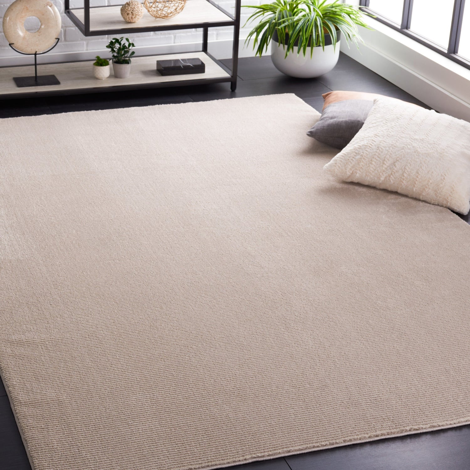 Safavieh Revive Rev102B Beige Rug.