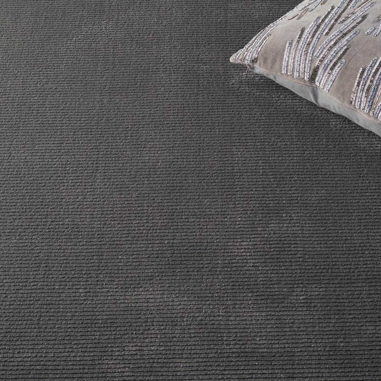 Safavieh Revive Rev102H Charcoal Rug.