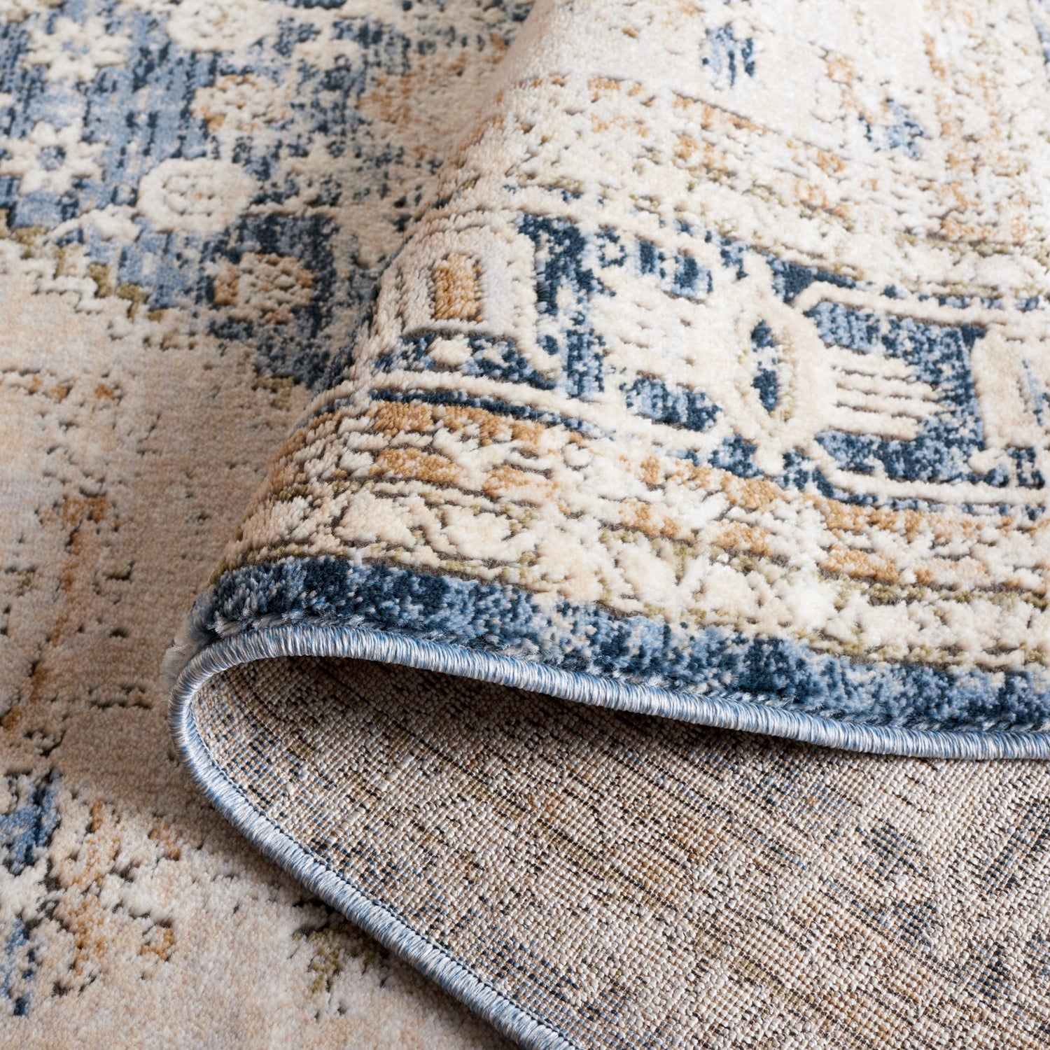 Safavieh Rosewood Row108A Ivory/Blue Rug.