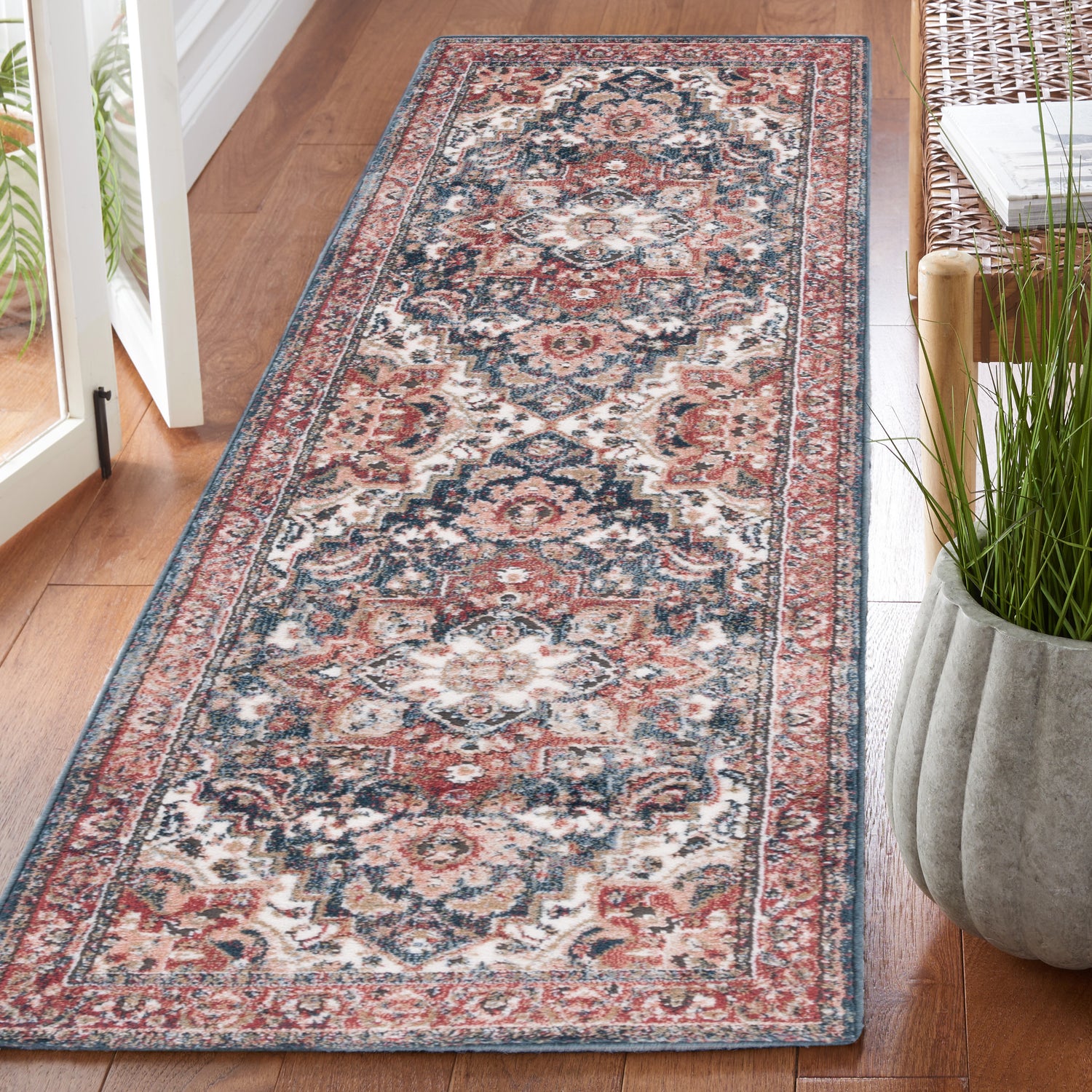 Safavieh Rosewood Row112B Ivory/Red Rug.