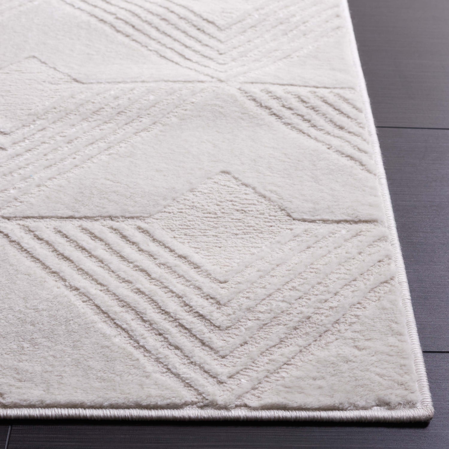 Safavieh Saylor Say101A Ivory Rug.
