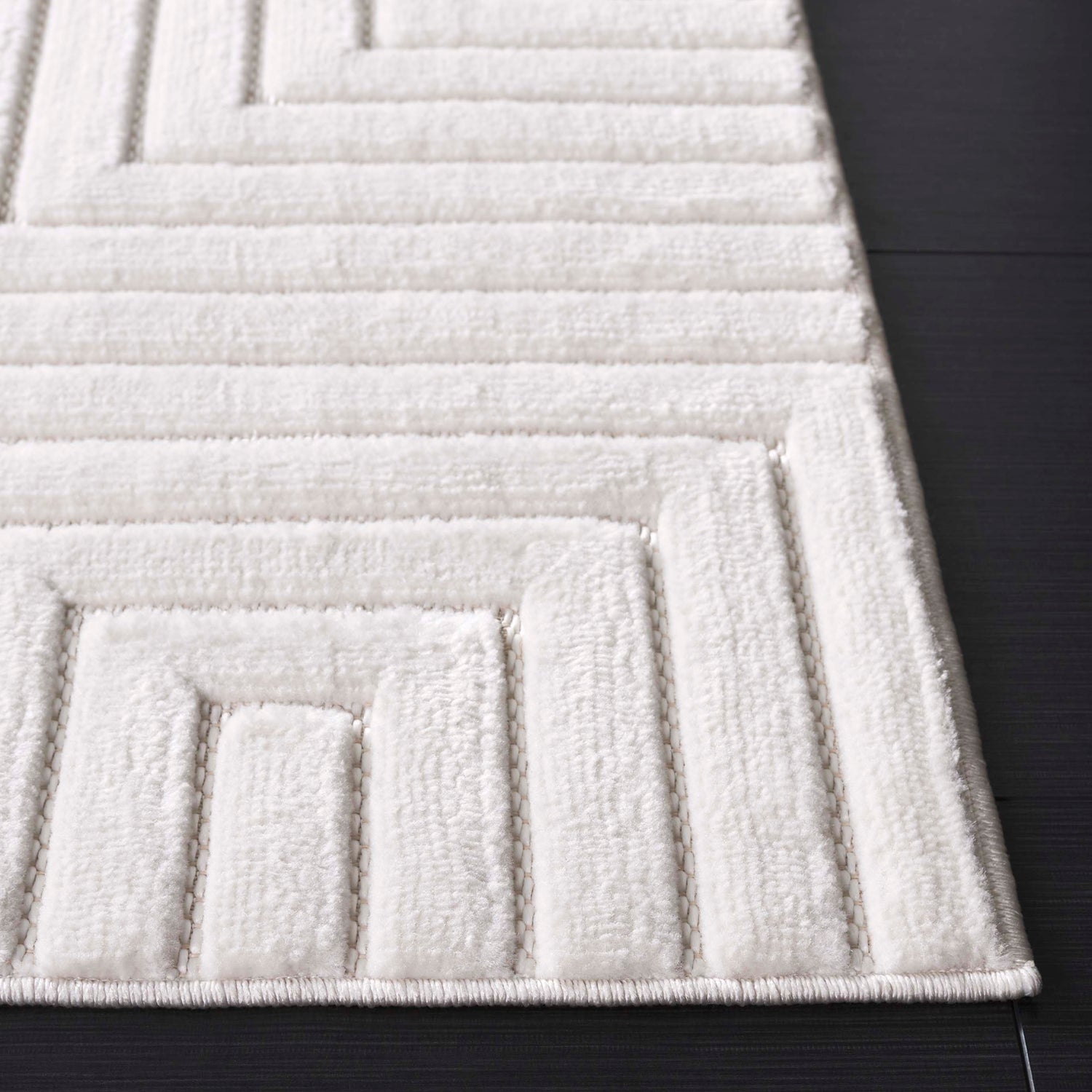 Safavieh Selena Sle662A Ivory Rug.