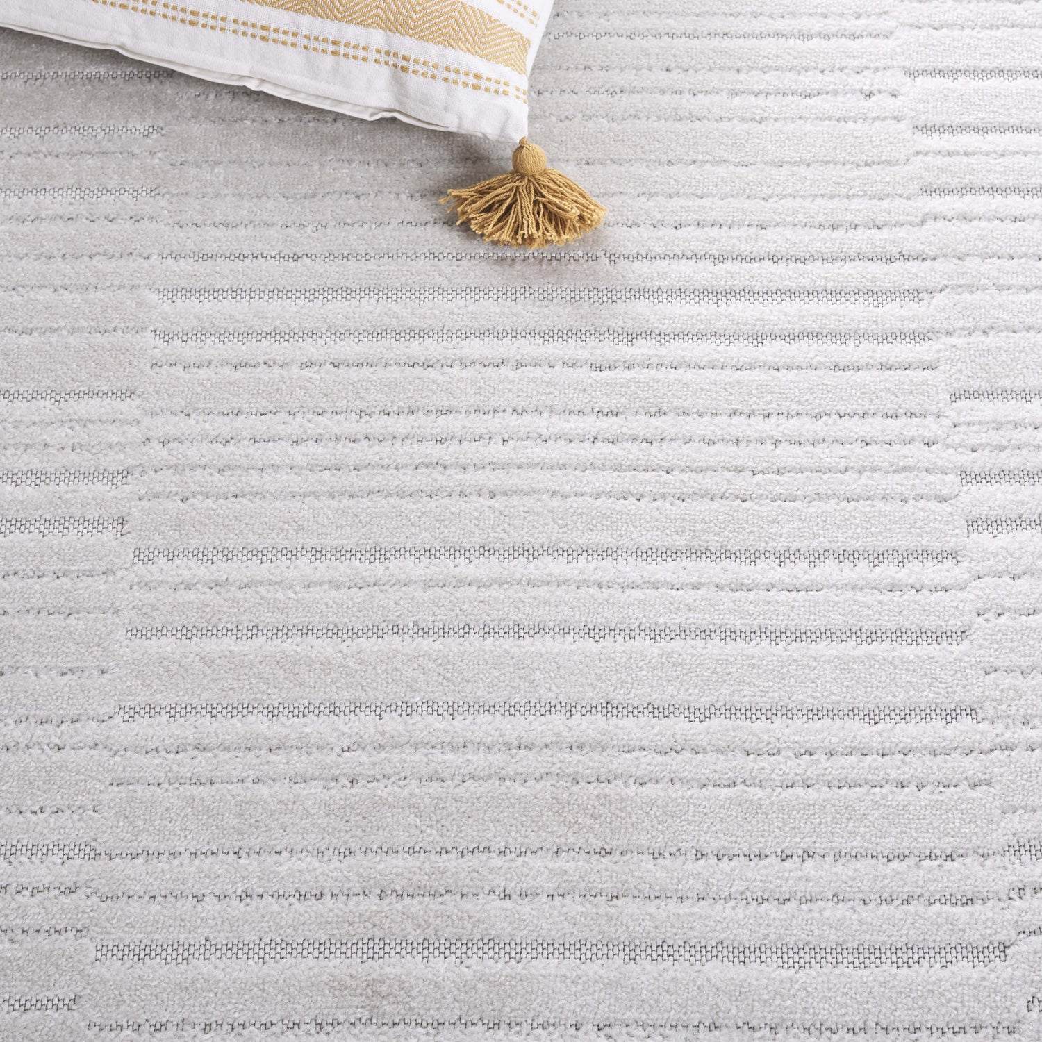 Safavieh Stella Sta100B Ivory Rug.
