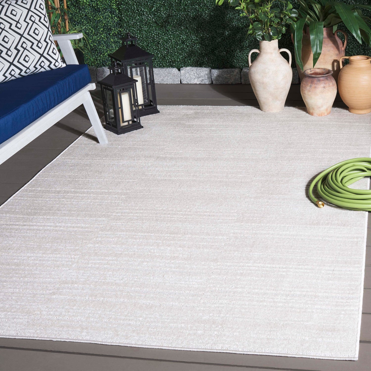 Safavieh Stella Sta100B Ivory Rug.