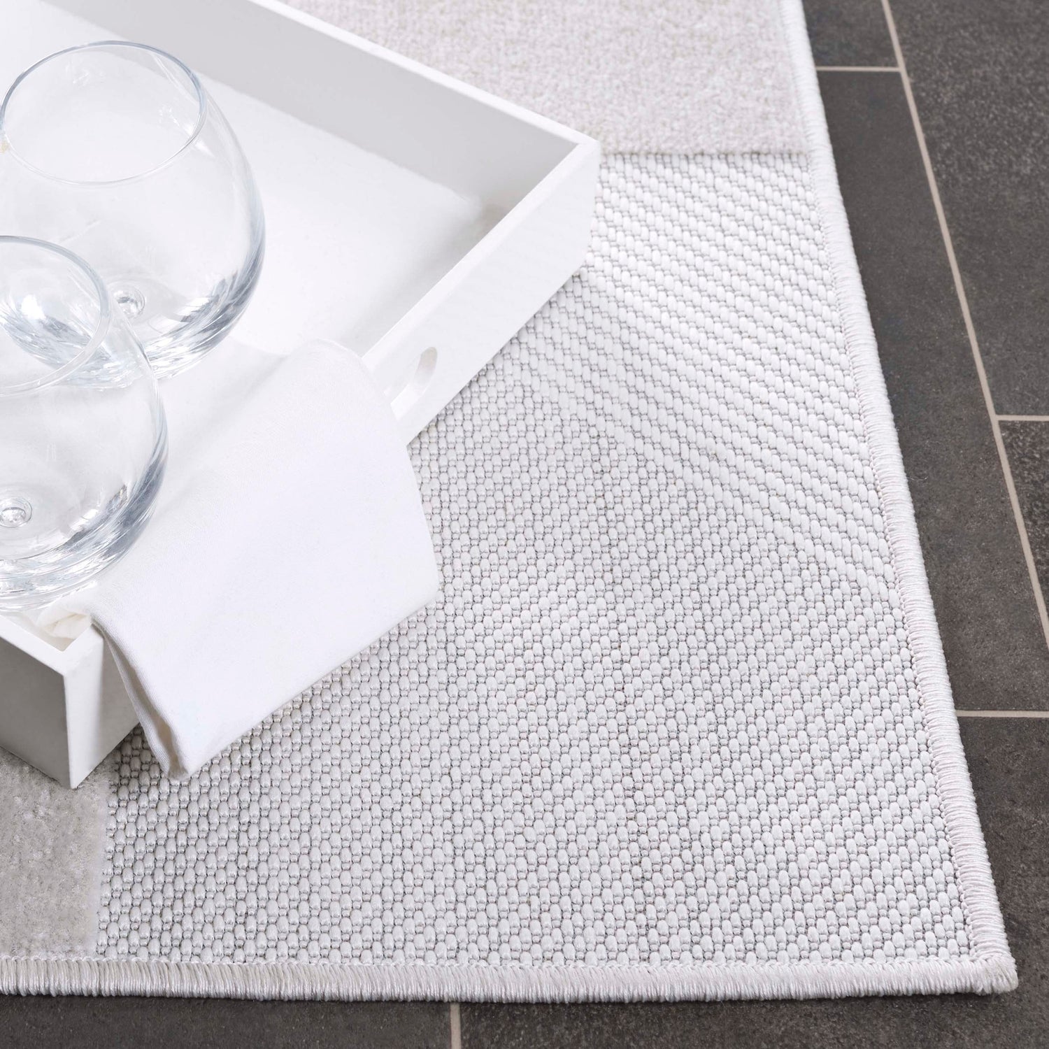 Safavieh Stella Sta102B Ivory Rug.