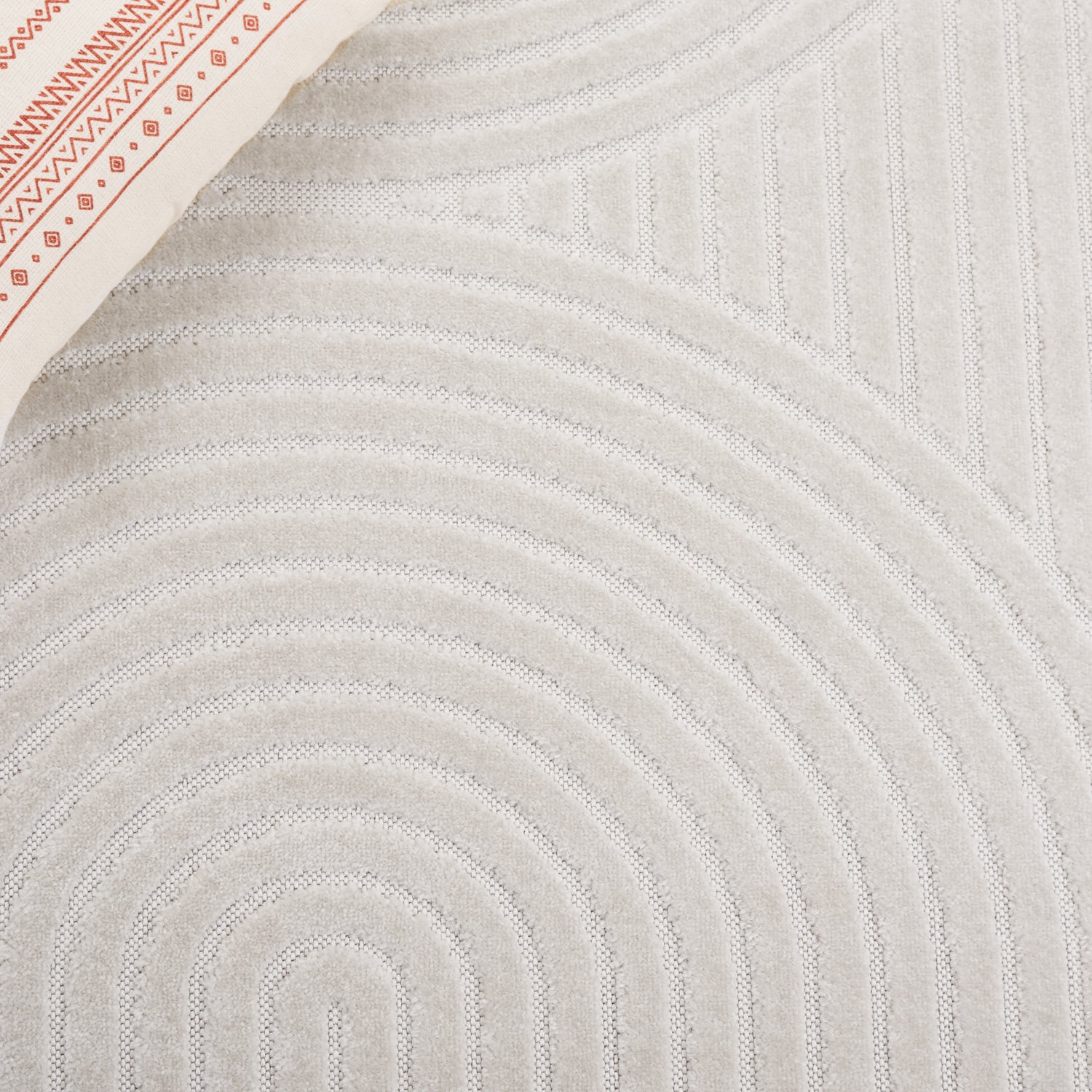 Safavieh Stella Sta113A Ivory Rug.