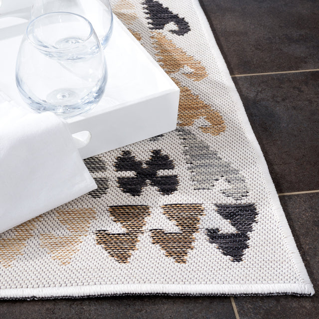 Safavieh Sunrise Sun622B Ivory/Beige Black Rug.